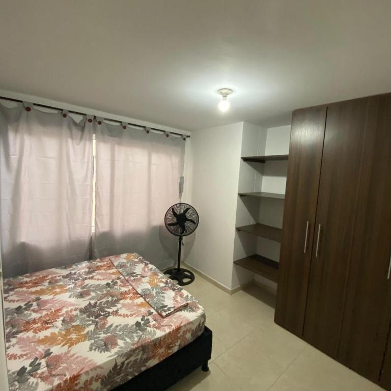 lindo apartamento con parqueadero - Two-Bedroom Apartment - 13