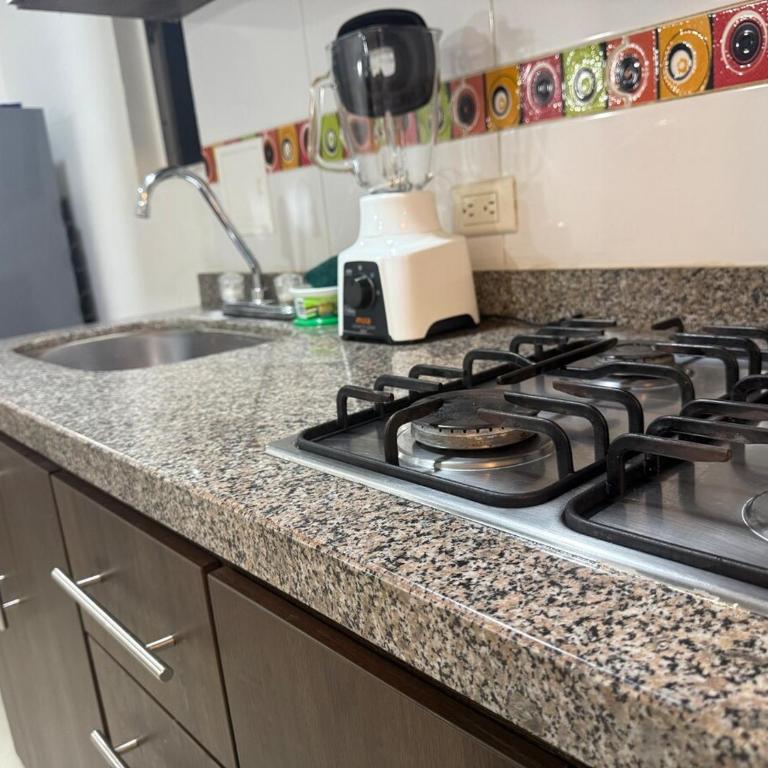 lindo apartamento con parqueadero - Two-Bedroom Apartment - 16