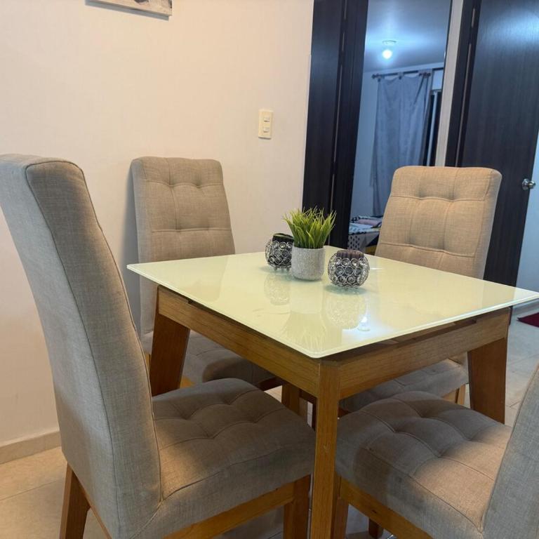 lindo apartamento con parqueadero - Two-Bedroom Apartment - 20