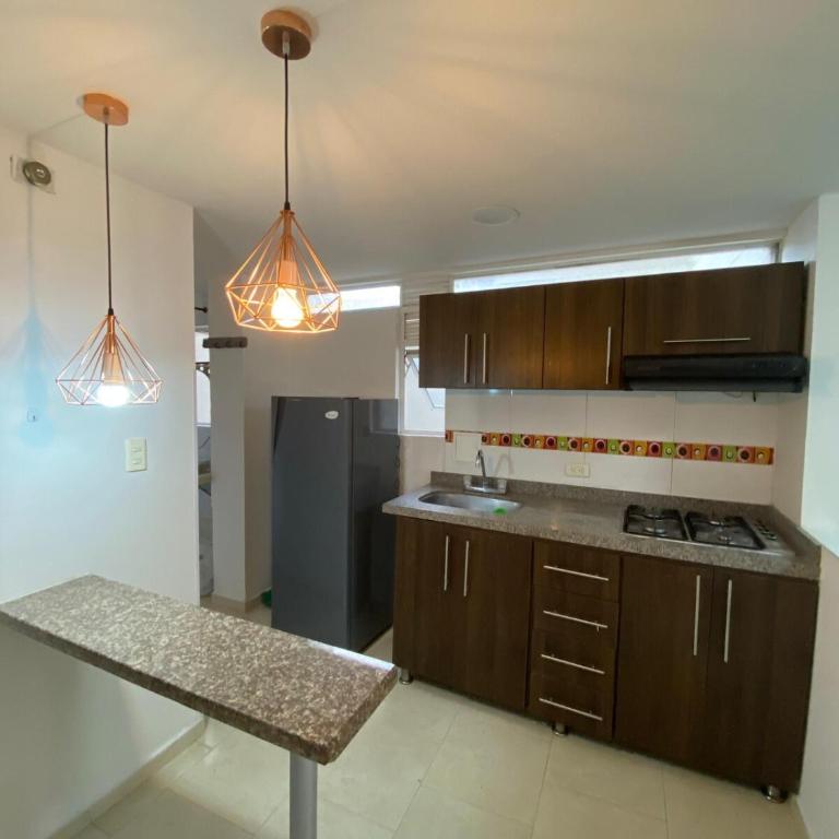 lindo apartamento con parqueadero - Two-Bedroom Apartment - 25