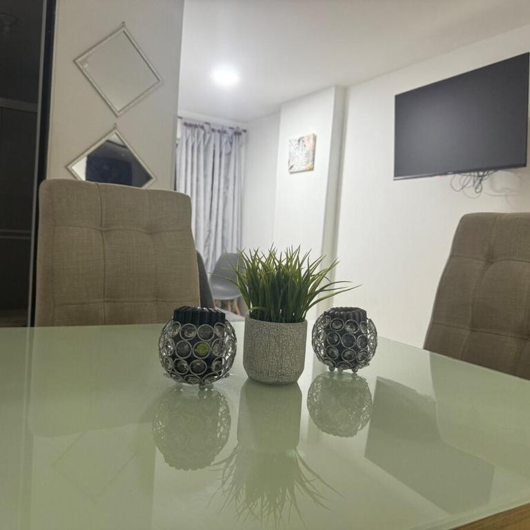 lindo apartamento con parqueadero - Two-Bedroom Apartment - 35