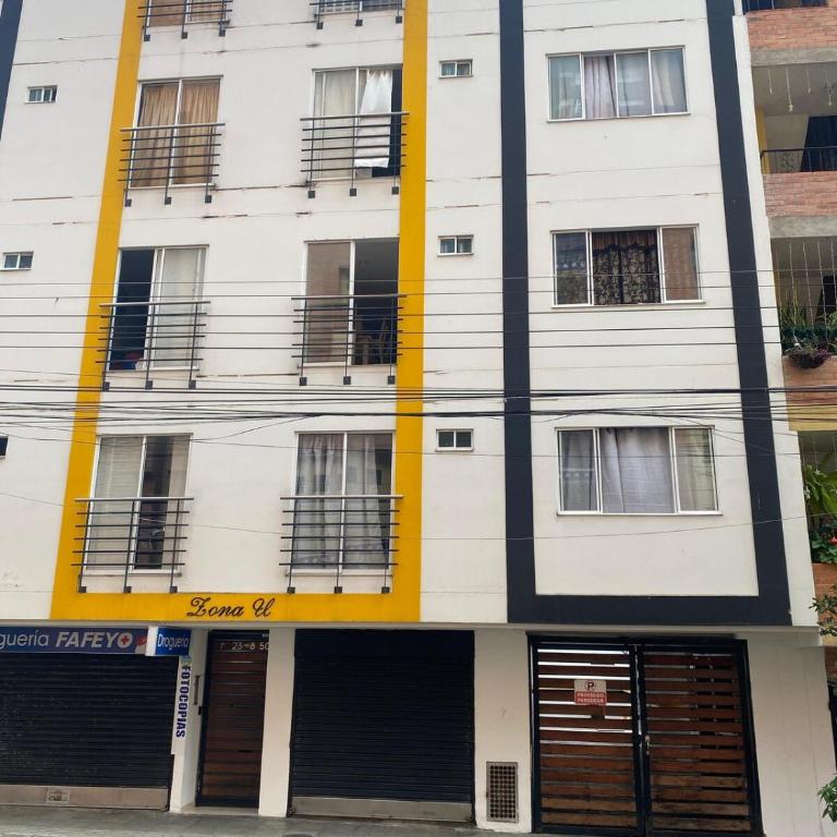 lindo apartamento con parqueadero - Two-Bedroom Apartment - 37