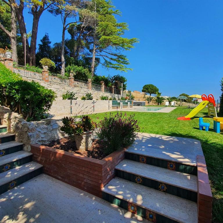 Villa Tommaso Maruggi, Sicilia, con Jacuzzi e piscina privata - Four-Bedroom Villa with Garden View - 37