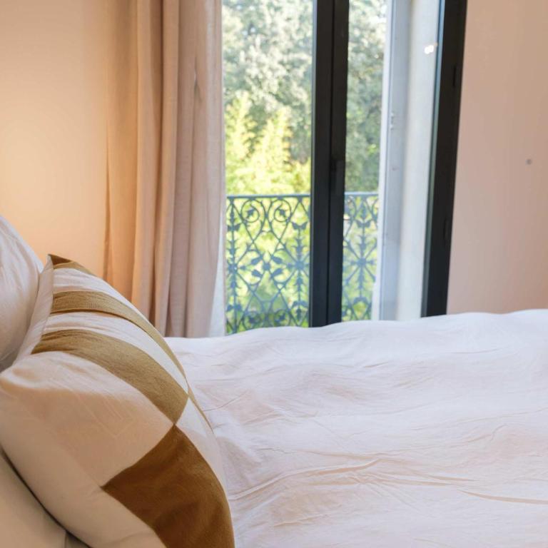 Les Suites du Parc - Appartement lumineux de 2 chambres avec une vue imprenable sur le parc Simone Veil à 2 minutes des halles - Apartment mit 2 Schlafzimmern und Aussicht - 10