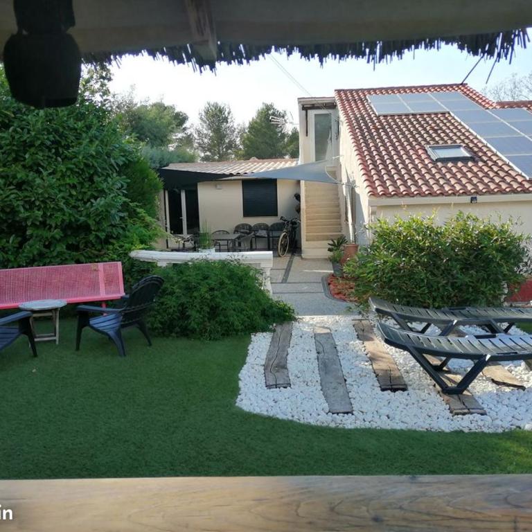 Studio avec chambre, piscine et terrasse au calme en pleine nature 8 personnes, Six-Fours-les-Plages Holy Riviera - Apartment mit 2 Schlafzimmern - 6