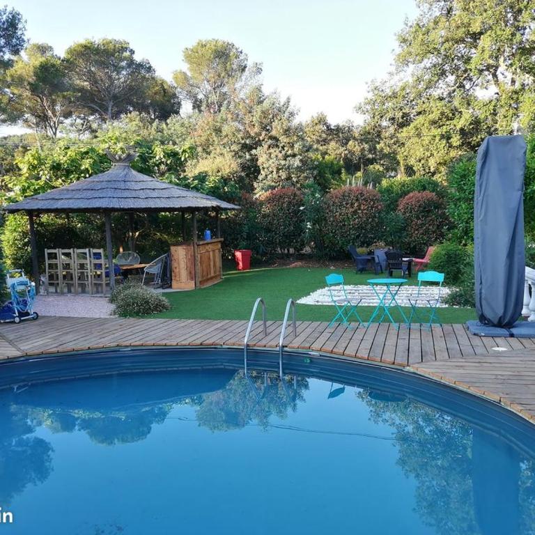 Studio avec chambre, piscine et terrasse au calme en pleine nature 8 personnes, Six-Fours-les-Plages Holy Riviera - Apartment mit 2 Schlafzimmern - 11