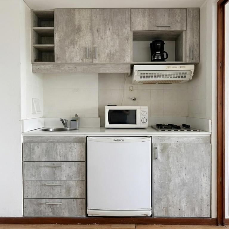 Dpto Moderno Céntrico con vista al Lago - One-Bedroom Apartment with Lake View - 11