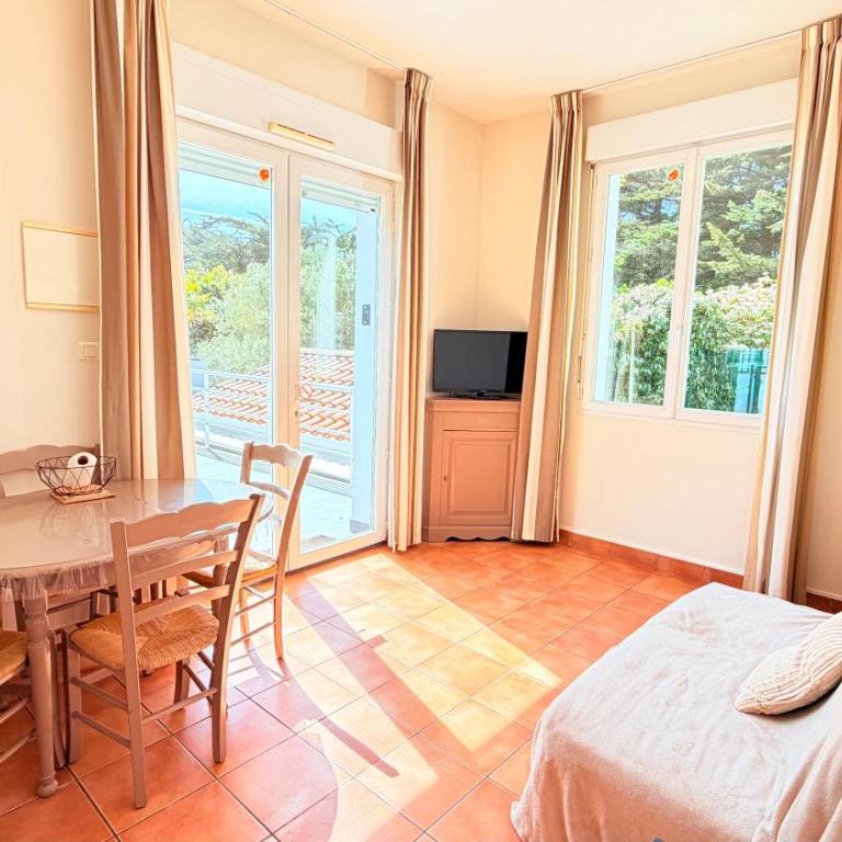 Appartement Resid Azur, piscine & forêt - Apartment mit 1 Schlafzimmer - 3