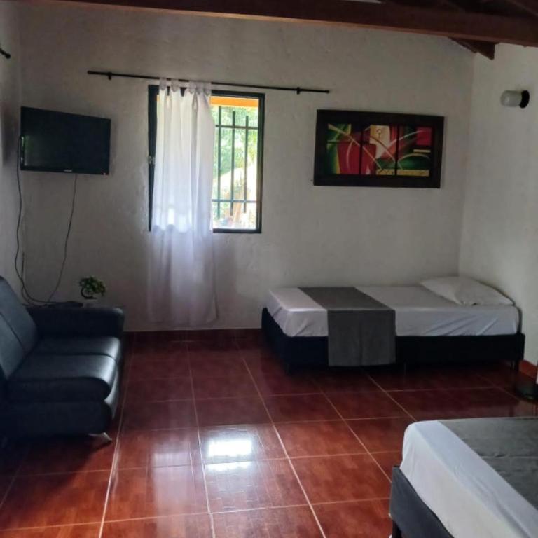 HOSTERIA y Camping PIEDRAS VERDES - Family Room with Balcony - 1