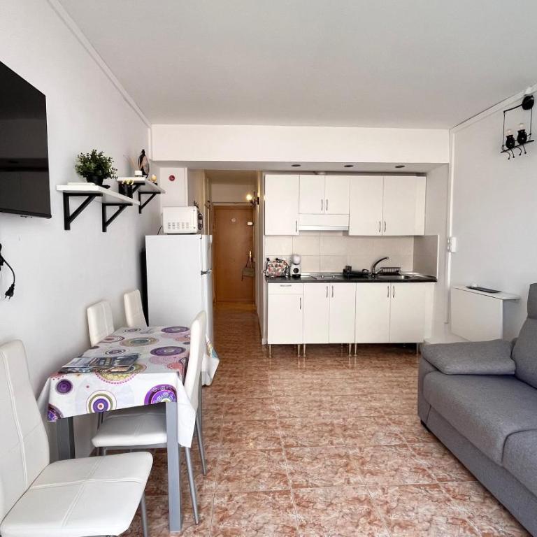 Estudio con piscina - Apartamento de 1 dormitorio - 3
