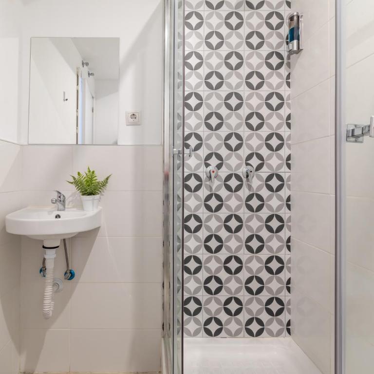 LooP Las Ventas - Double Room with Private Bathroom - 51