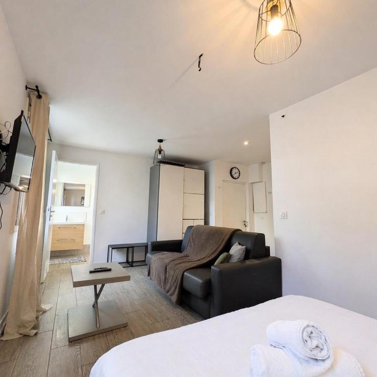 Séjour près du Parc des Buttes-Chaumont - Appartement - Rez-de-Chaussée - 6