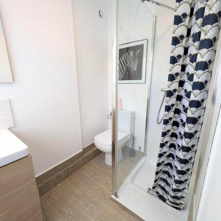 Séjour près du Parc des Buttes-Chaumont - Appartement - Rez-de-Chaussée - 11