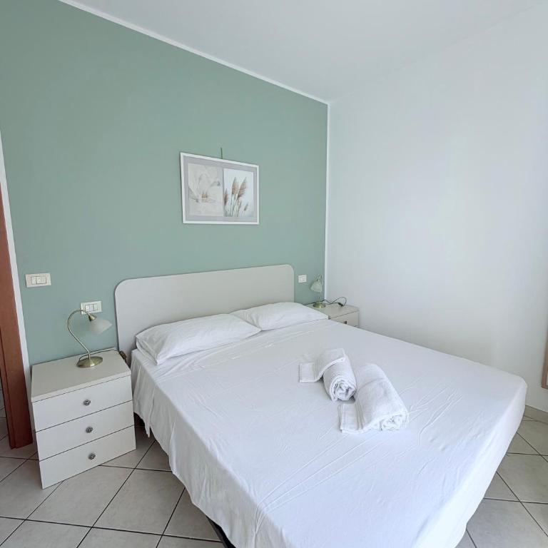 Appartamenti Bixio Leisure- Flexrent Immobiliare Abissinia - Two-Bedroom Apartment with Balcony - 1