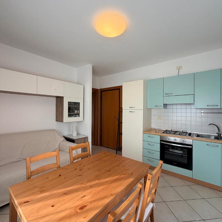 Appartamenti Bixio Leisure- Flexrent Immobiliare Abissinia - Two-Bedroom Apartment with Balcony - 8