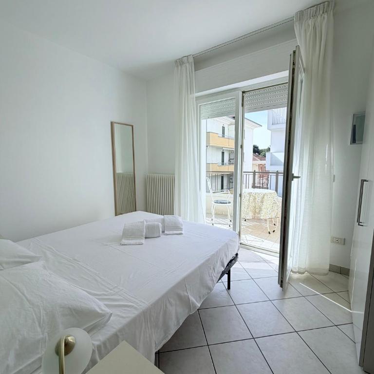 Appartamenti Bixio Leisure- Flexrent Immobiliare Abissinia - Two-Bedroom Apartment with Balcony - 3