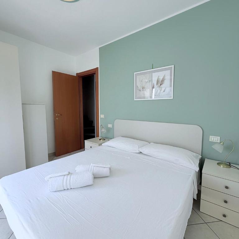 Appartamenti Bixio Leisure- Flexrent Immobiliare Abissinia - Two-Bedroom Apartment with Balcony - 9