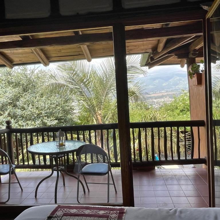 Ilatoa Lodge - Triple Room with Balcony - 1