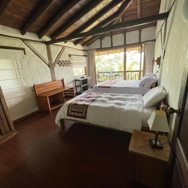 Ilatoa Lodge - Triple Room with Balcony - 5