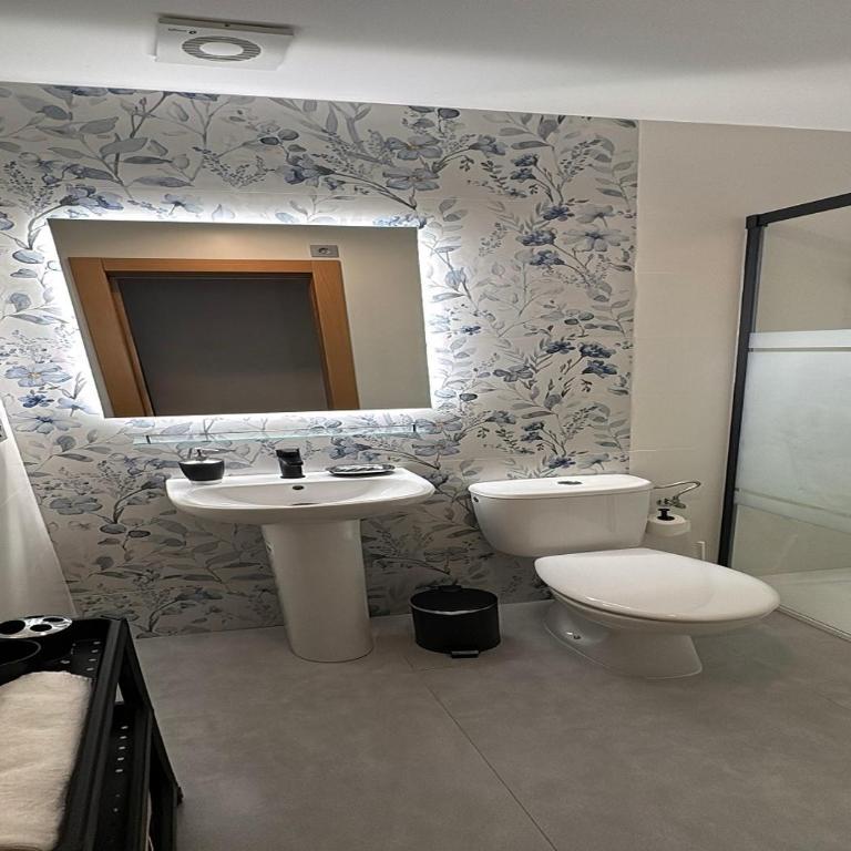 Holiday Granada Frida - Deluxe One-Bedroom Apartment with City View - 7