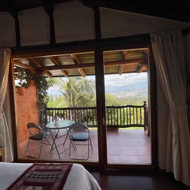 Ilatoa Lodge - Quadruple Room with Balcony - 3