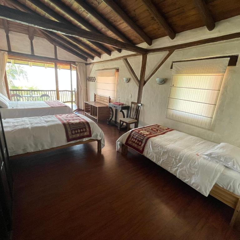 Ilatoa Lodge - Quadruple Room with Balcony - 6