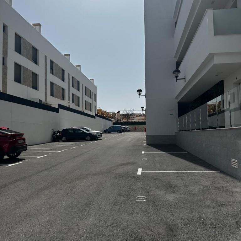 Modern Costa Blanca Apartment Pool, Gym & Terrace Close to the sea - Two-Bedroom Apartment - 22