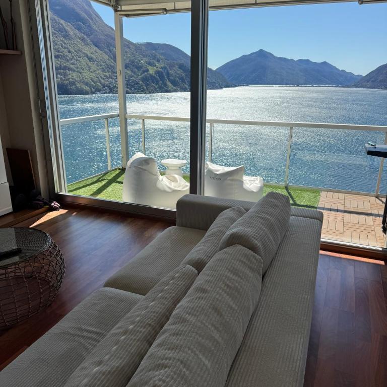 Attico con vista panoramica sul lago - due camere - Appartamento con 2 Camere da Letto e Vista Lago - 1