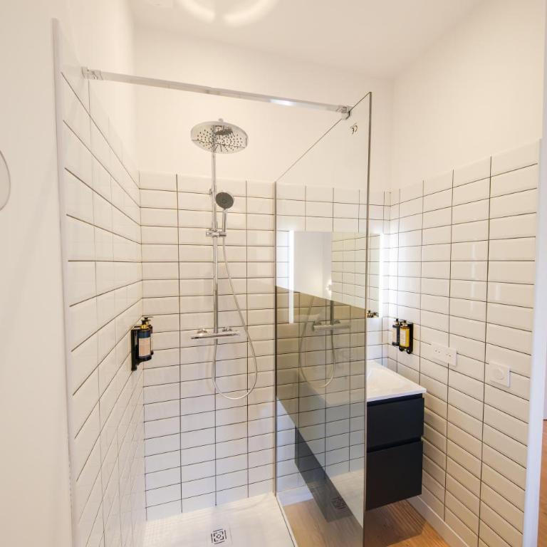 Les Suites du Parc - Elégance et lumière face au Parc Simone Veil appartement 2 chambres à 2 minutes des halles - Apartment mit 2 Schlafzimmern und Balkon - 15