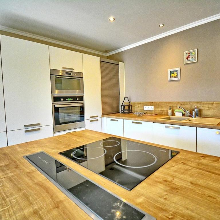 Luxury Apartment, Private Garden Sea within Walking Distance Parking - Appartement 1 Chambre - 11