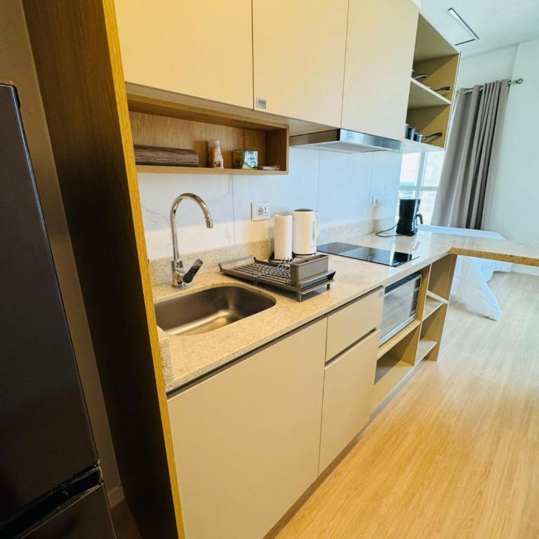Elegante monoambiente con cochera en zona top de Asunción - One-Bedroom Apartment - 4