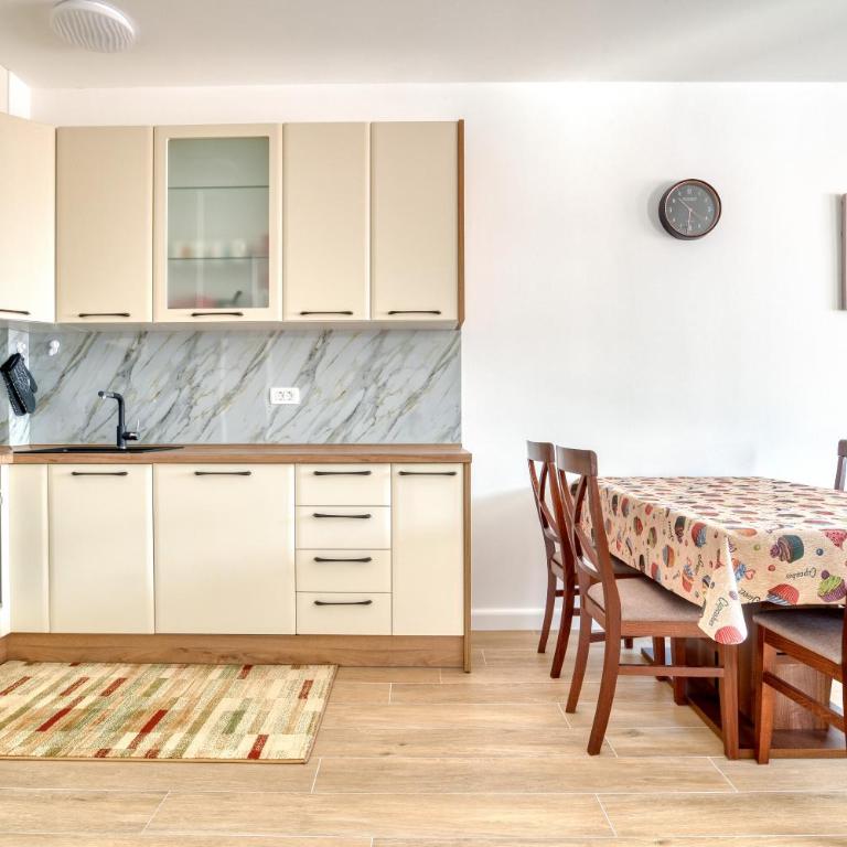 Sunny apartment - Apartman sa 2 Spavaće Sobe - 16