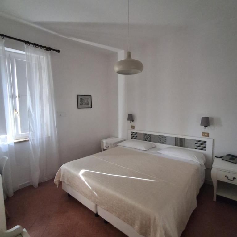 Hotel Dania - Double or Twin Room with Sea View - 3