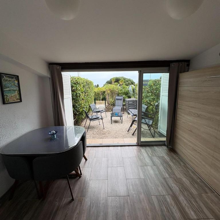 Studio jardin 4 pers piscine plage Le Lavandou - Apartamento Estudio - 4