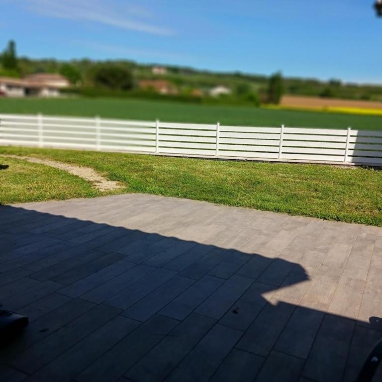 Grande maison plain pied,campagne, proche A7,parking privé, idéal pro et famille nombreuse - Villa - 13