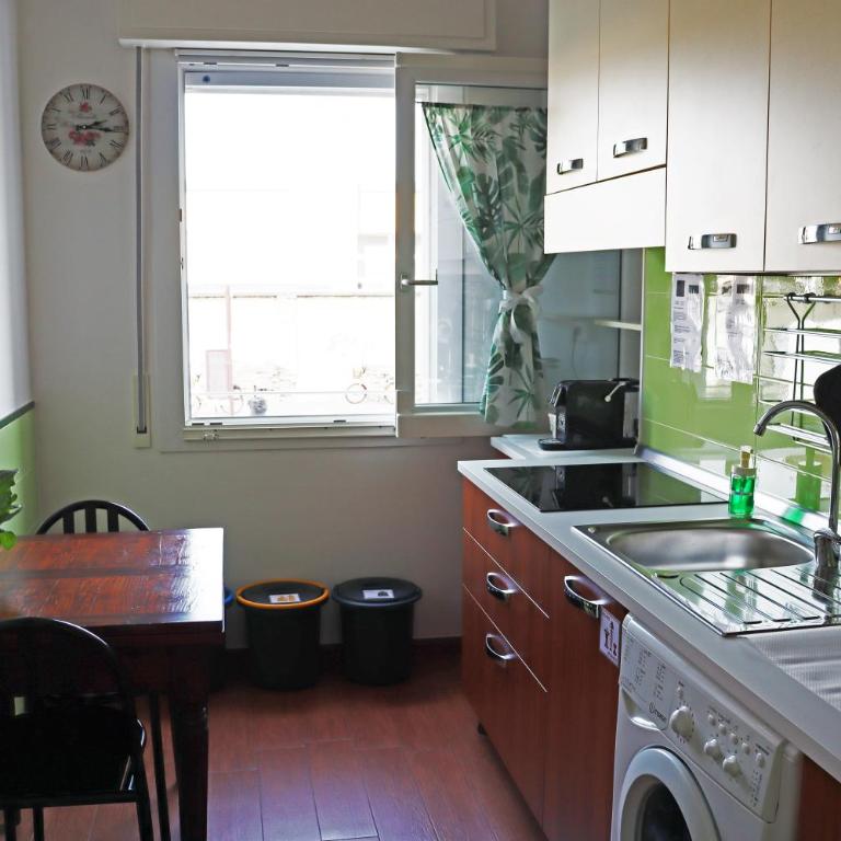 Bolo Apartment - 6 people, 2 bedrooms, near the train station - Apartamento de 2 dormitorios - 13