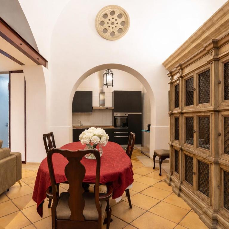Palazzo Barone - Appartamento con 2 Camere da Letto - 4