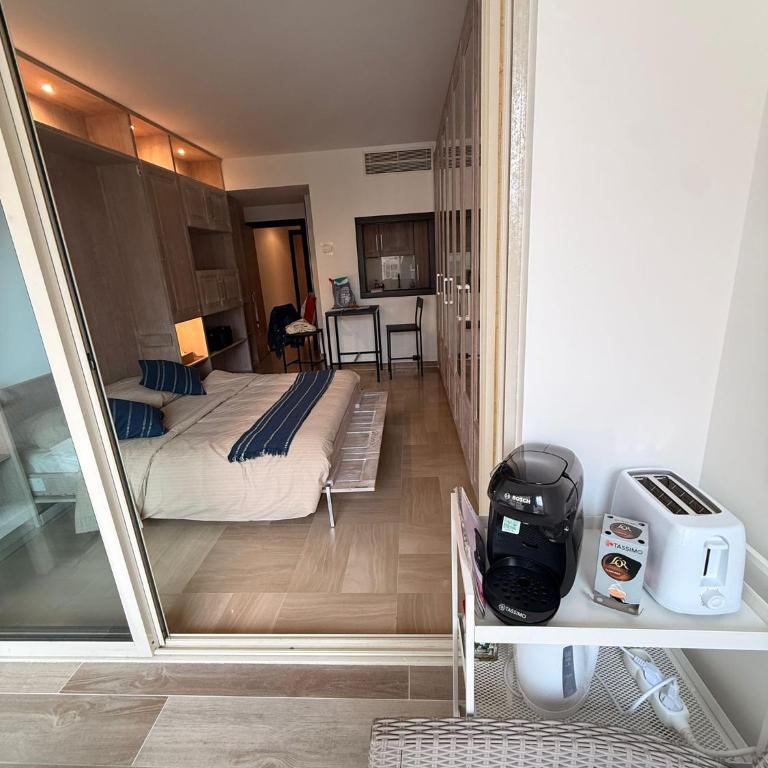 Luxury Retreat in Monaco with Rare Private Parking, Pool, AC and Wifi - Appartement 1 Chambre - 25
