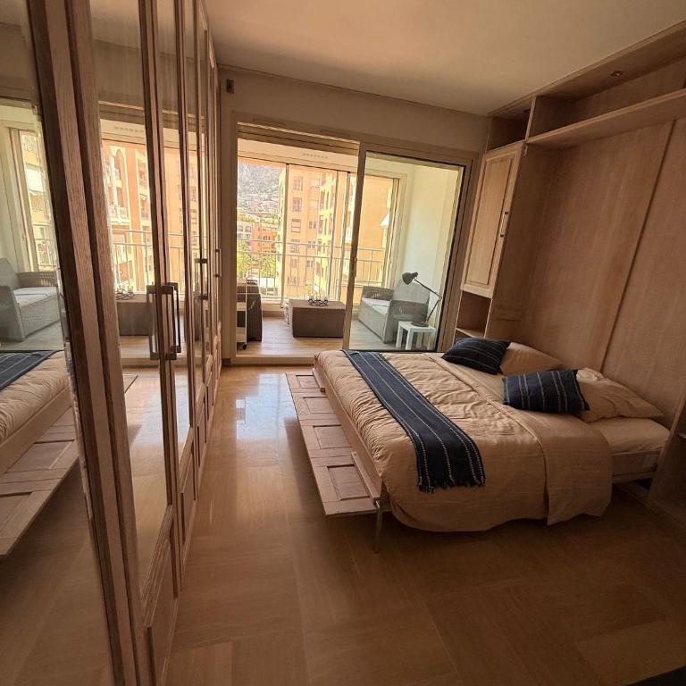 Luxury Retreat in Monaco with Rare Private Parking, Pool, AC and Wifi - Appartement 1 Chambre - 23