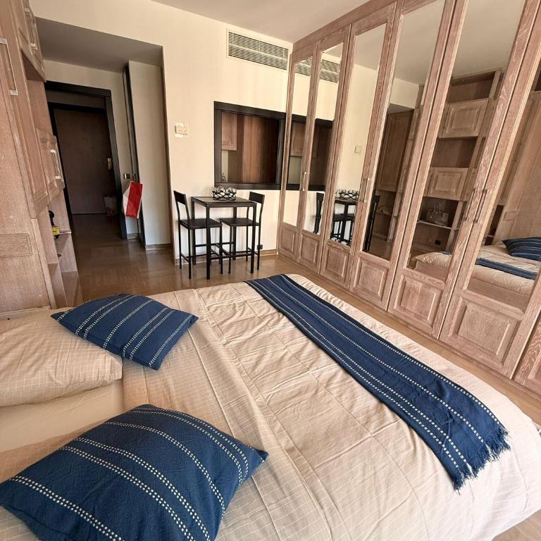 Luxury Retreat in Monaco with Rare Private Parking, Pool, AC and Wifi - Appartement 1 Chambre - 28