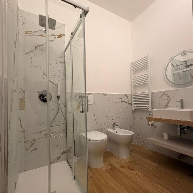 Domus Lavagna Smart Rooms - Camera Familiare con Balcone - 5