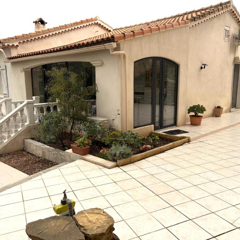Charmante villa, plage à pied - Maison de Vacances 3 Chambres - 2
