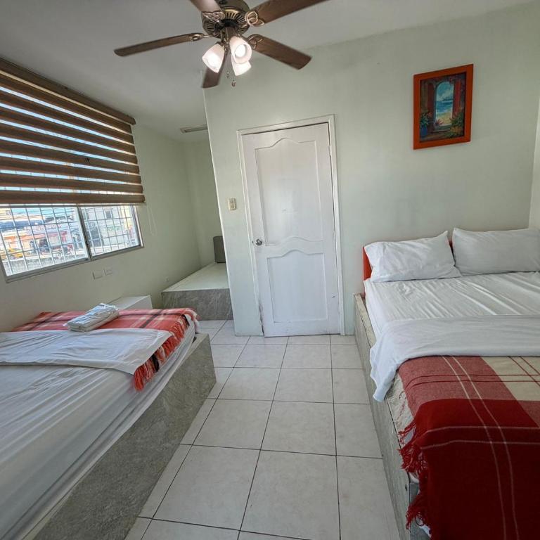 Alojamiento Ruta Spondylus - Family Room - 25