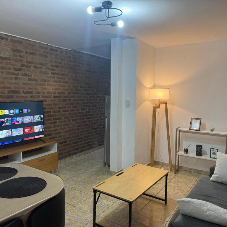 Departamento amplio en zona tranquila cercana al centro de Ezeiza - Apartamento de 1 dormitorio - 5