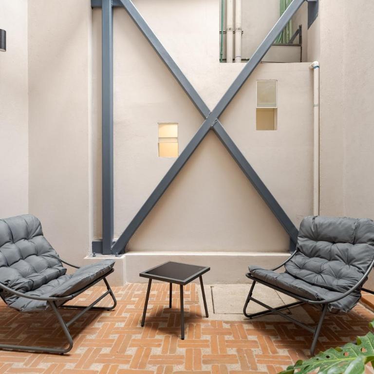 Guadalupe Inn - Studio with Sofa Bed - 2