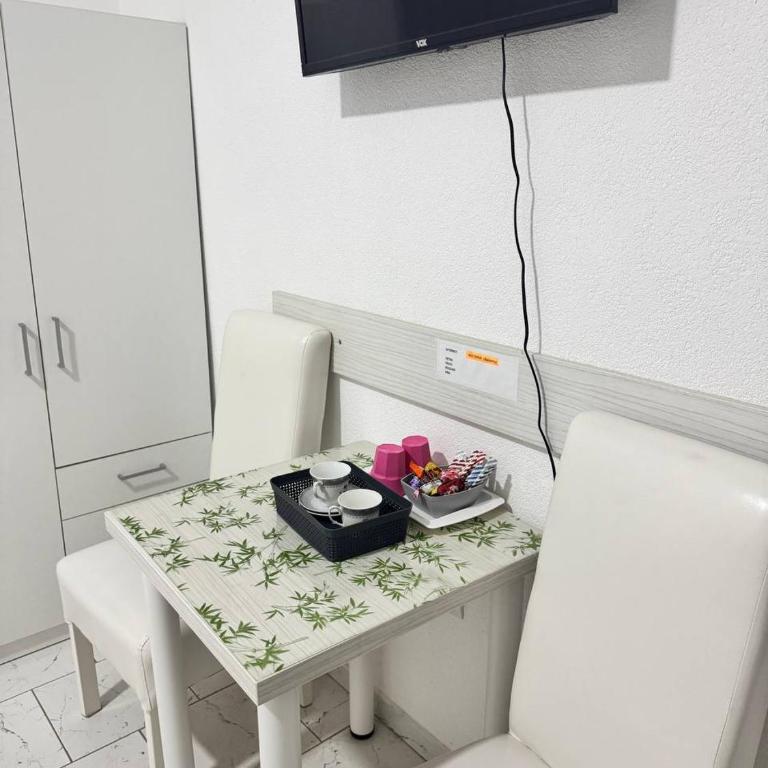 Vila Cirkovic - 200m od mermernog setalista - Dvokrevetna Soba sa Bračnim Krevetom - 4