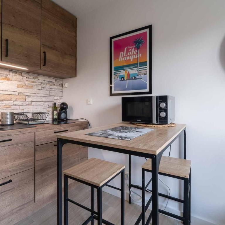 Charmant studio climatisé à deux pas de la plage! - Appartement 1 Chambre - 4