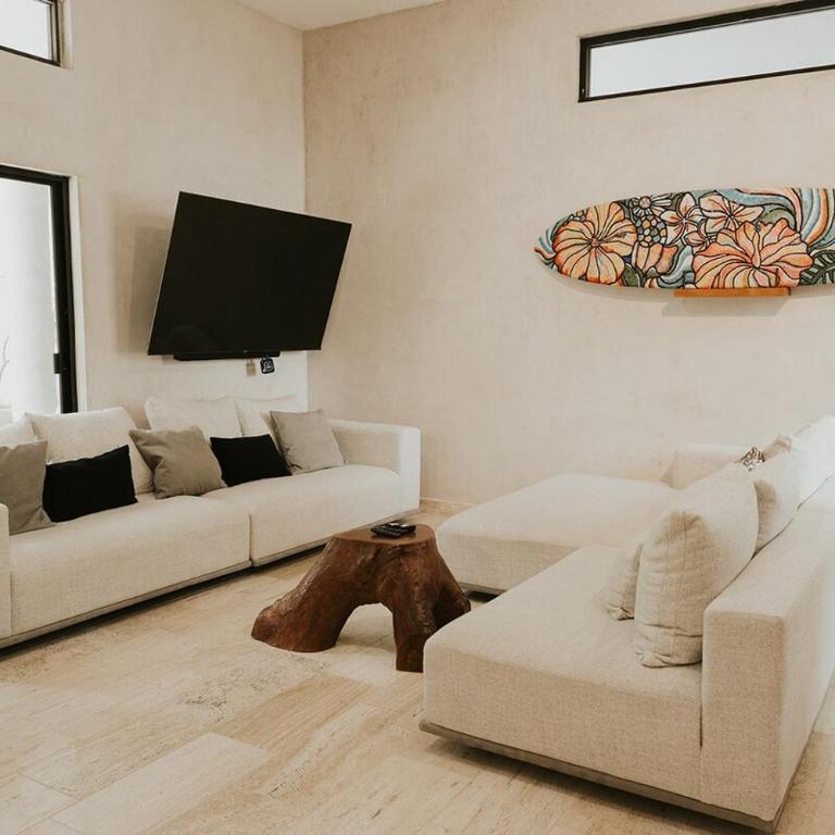 Jungle Retreat with Master Suites - Villa - 26
