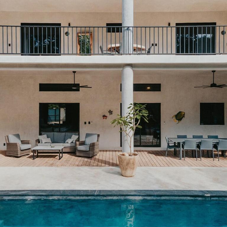Jungle Retreat with Master Suites - Villa - 32