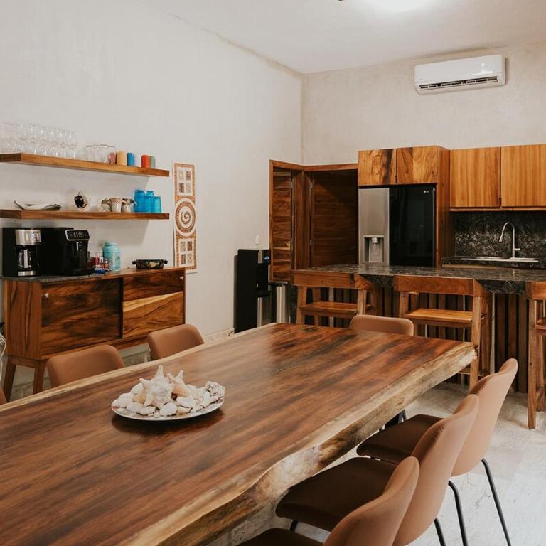 Jungle Retreat with Master Suites - Villa - 34